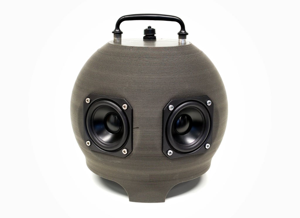 Batteryless portable boombox