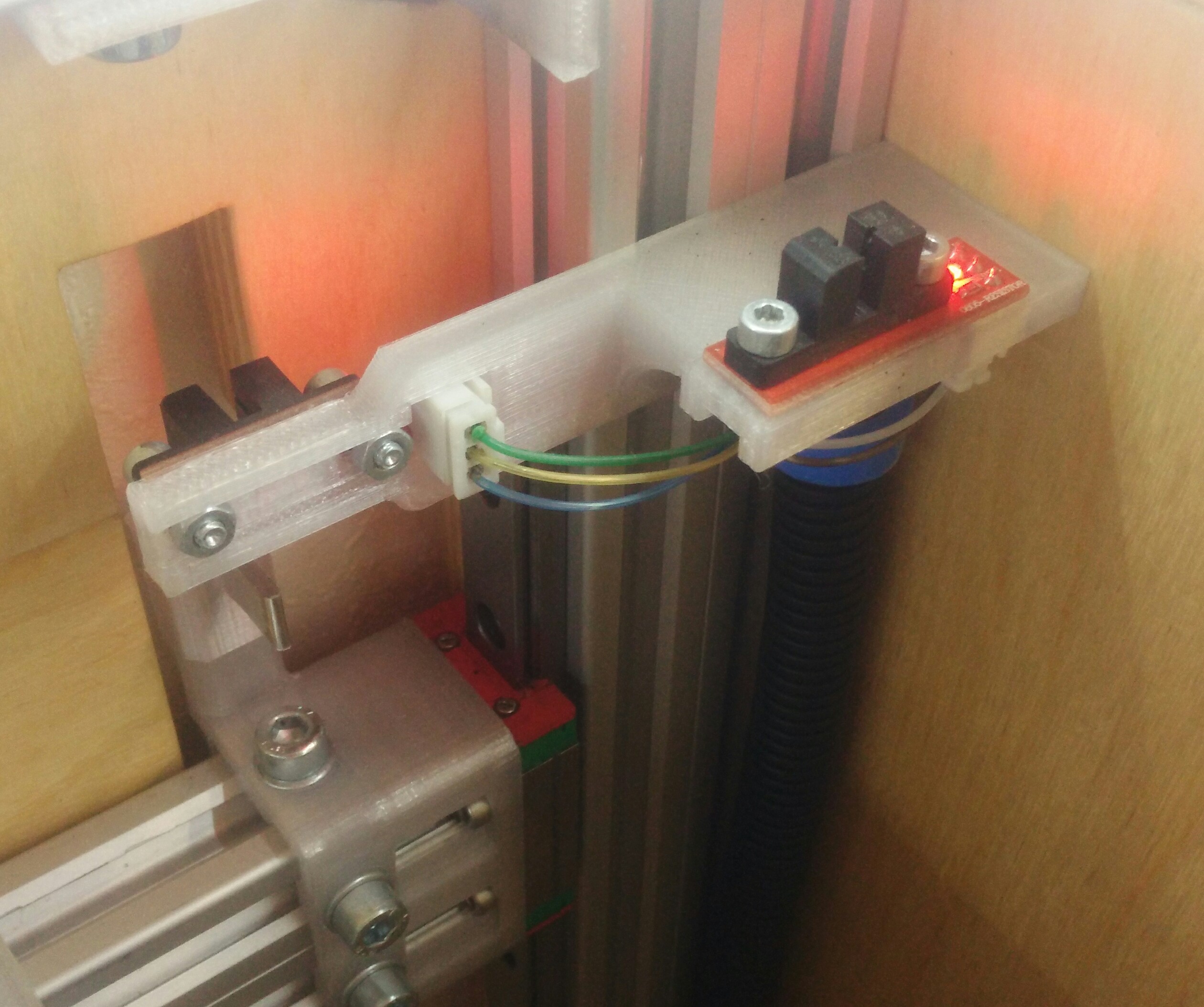 OLD! Strong Y-Carriage for MGN12 rails on 2040 v-slot profile with optical EndStop