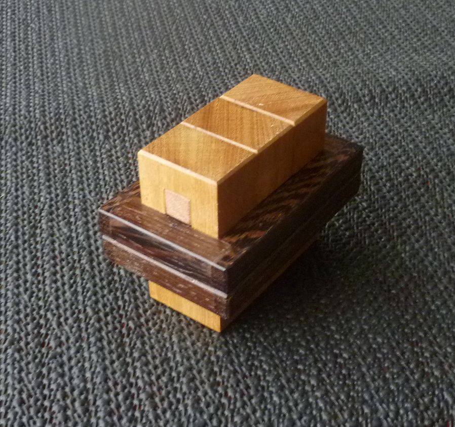 Spies - an interlocking 3D puzzle designed by Alfons Eyckmans