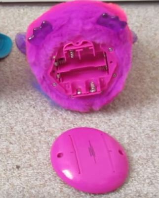 Furby 2012 battery cover with legs | 3d print model