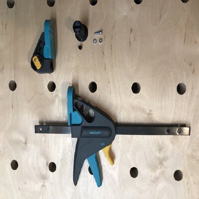 Adapter for one-handed clamp (Wolfcraft EHZ 65-150) for hole grid workbench (20mm) | 3d print model
