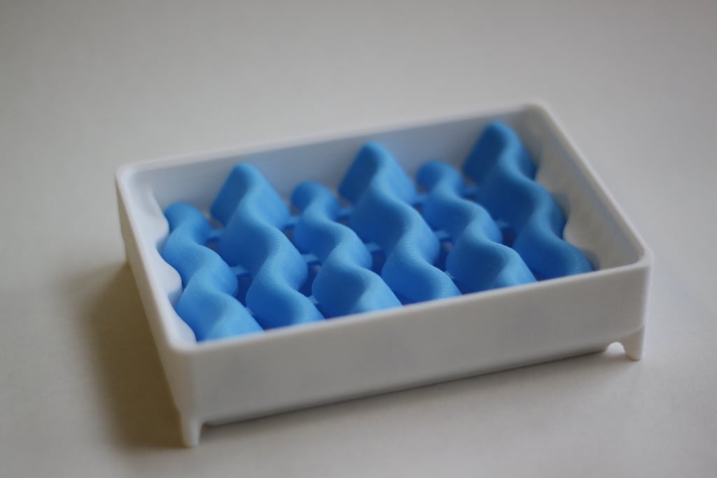 w~a~v~y  Soap Dish
