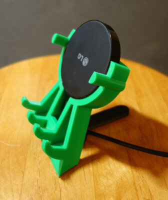 Moderately Minimalist Round Qi Charger and Phone Holder | 3d print model