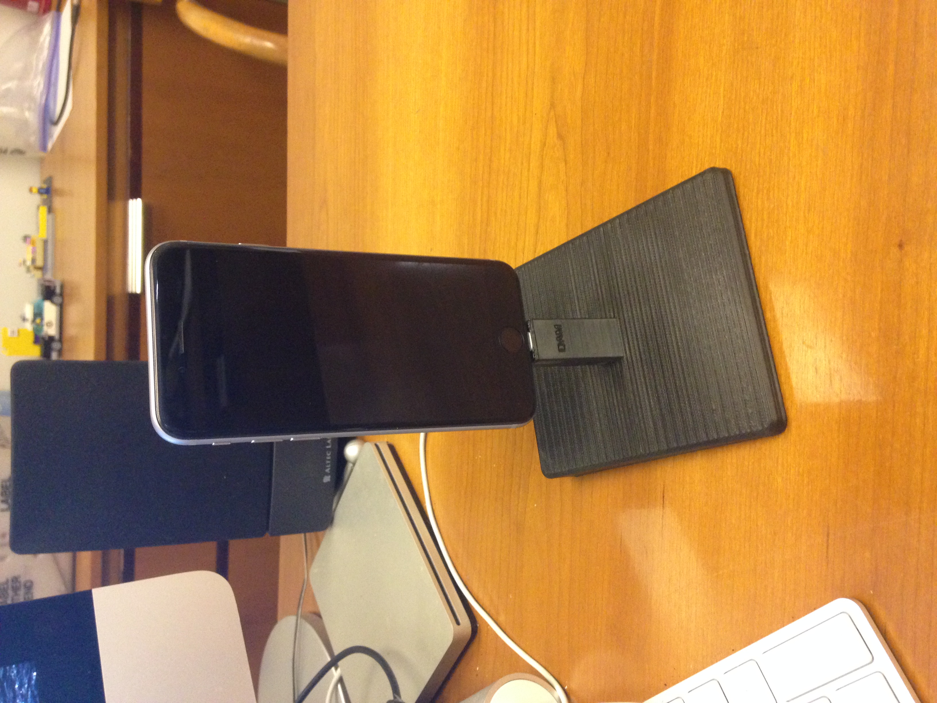 Modern iPhone 6 Dock