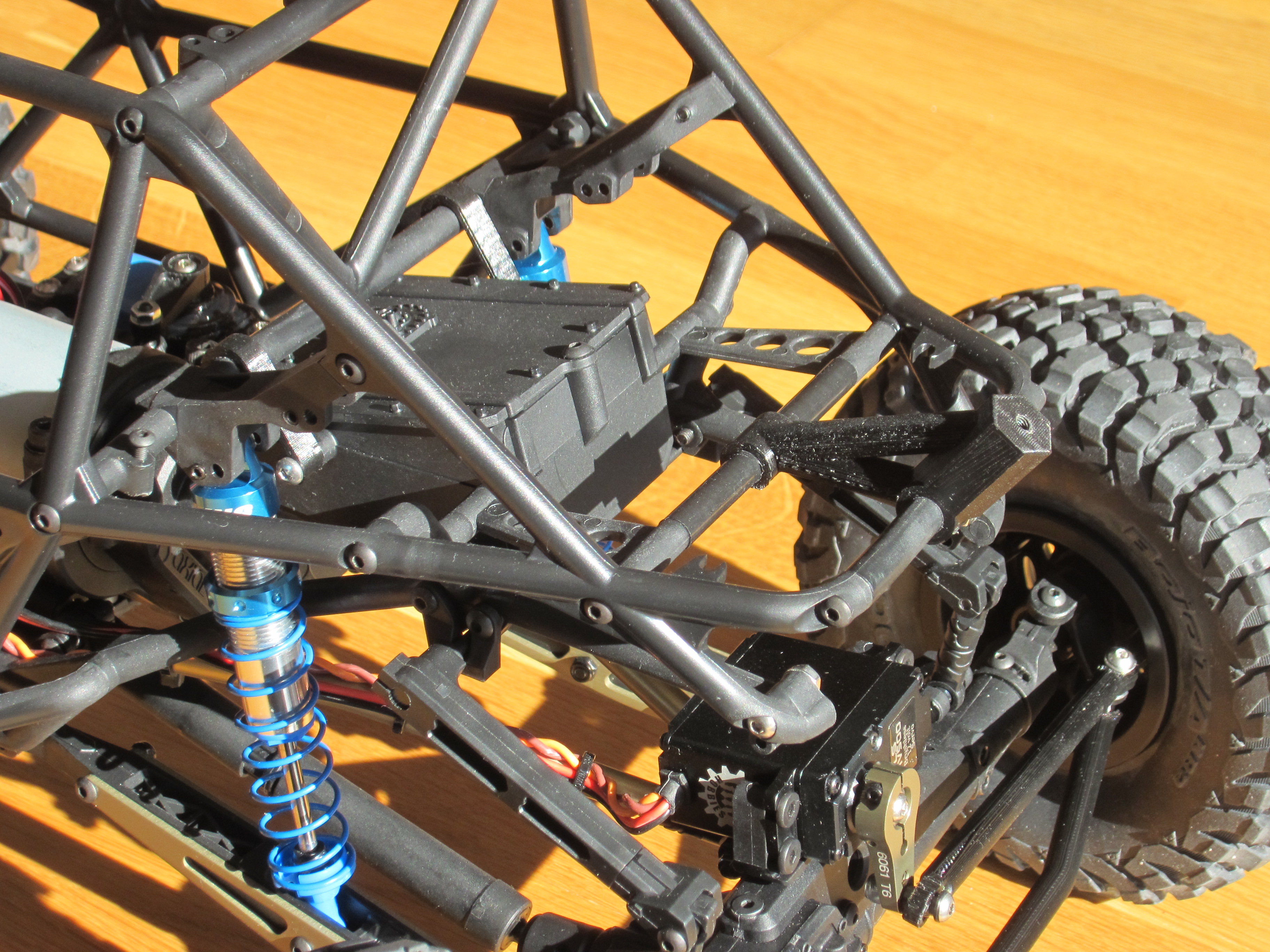 Axial RR10 Bomber spare tyre mount (for rearsteer)