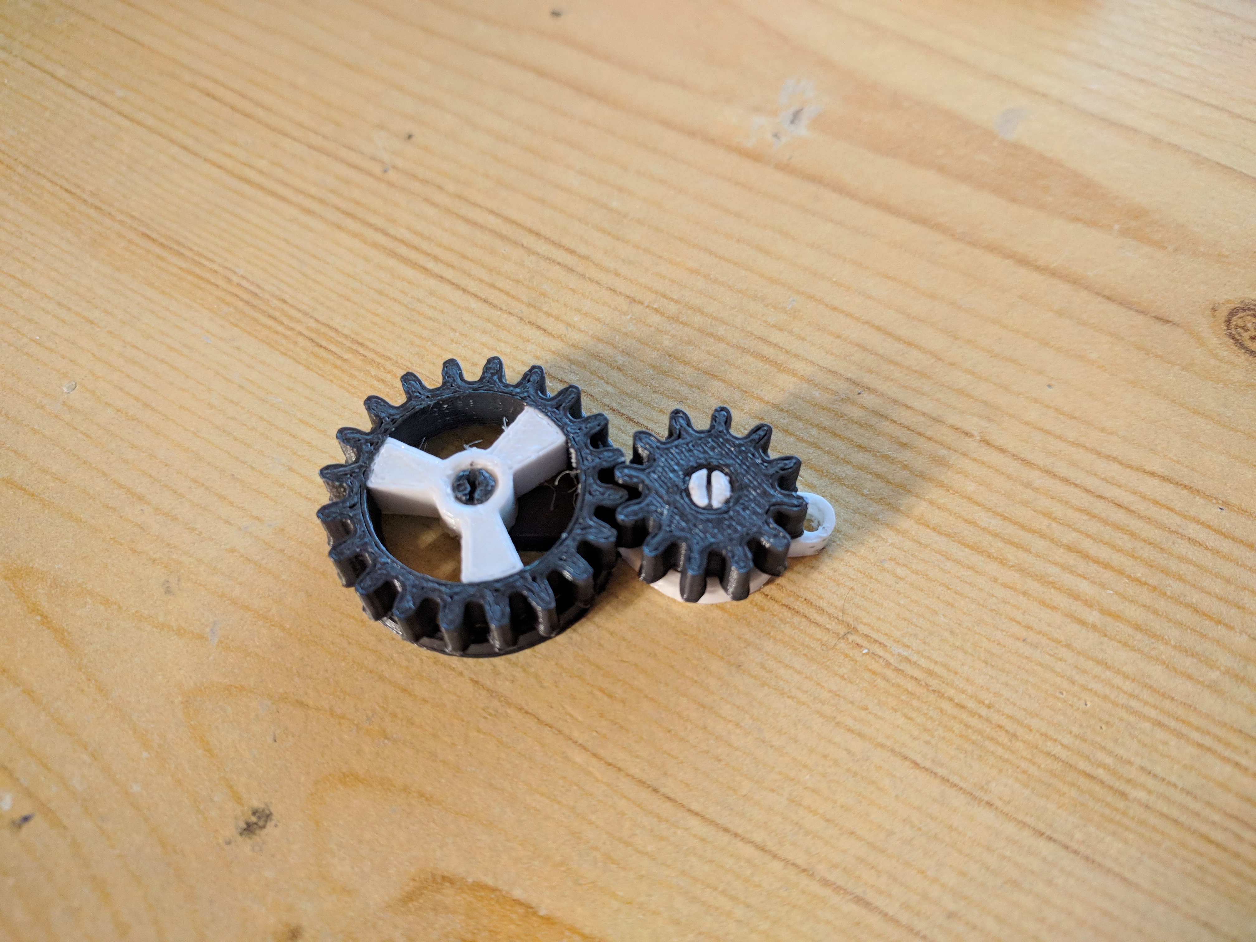 Dual Color Gear Fidget Keychain