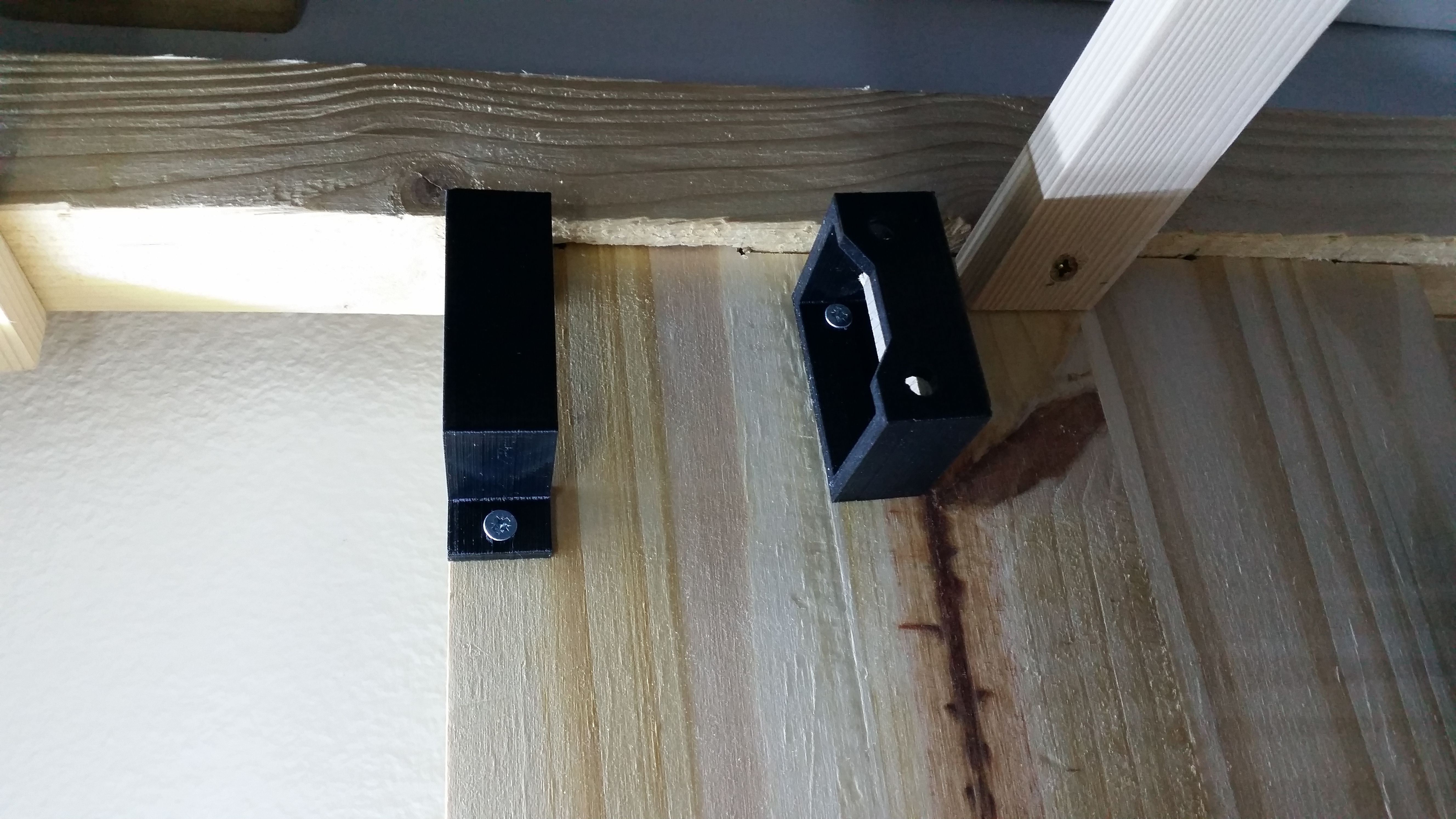 Power Strip wall mount