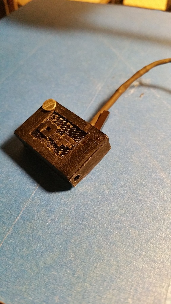 Filament sensor with mouse button (capteur de filament avec un bouton de souris)