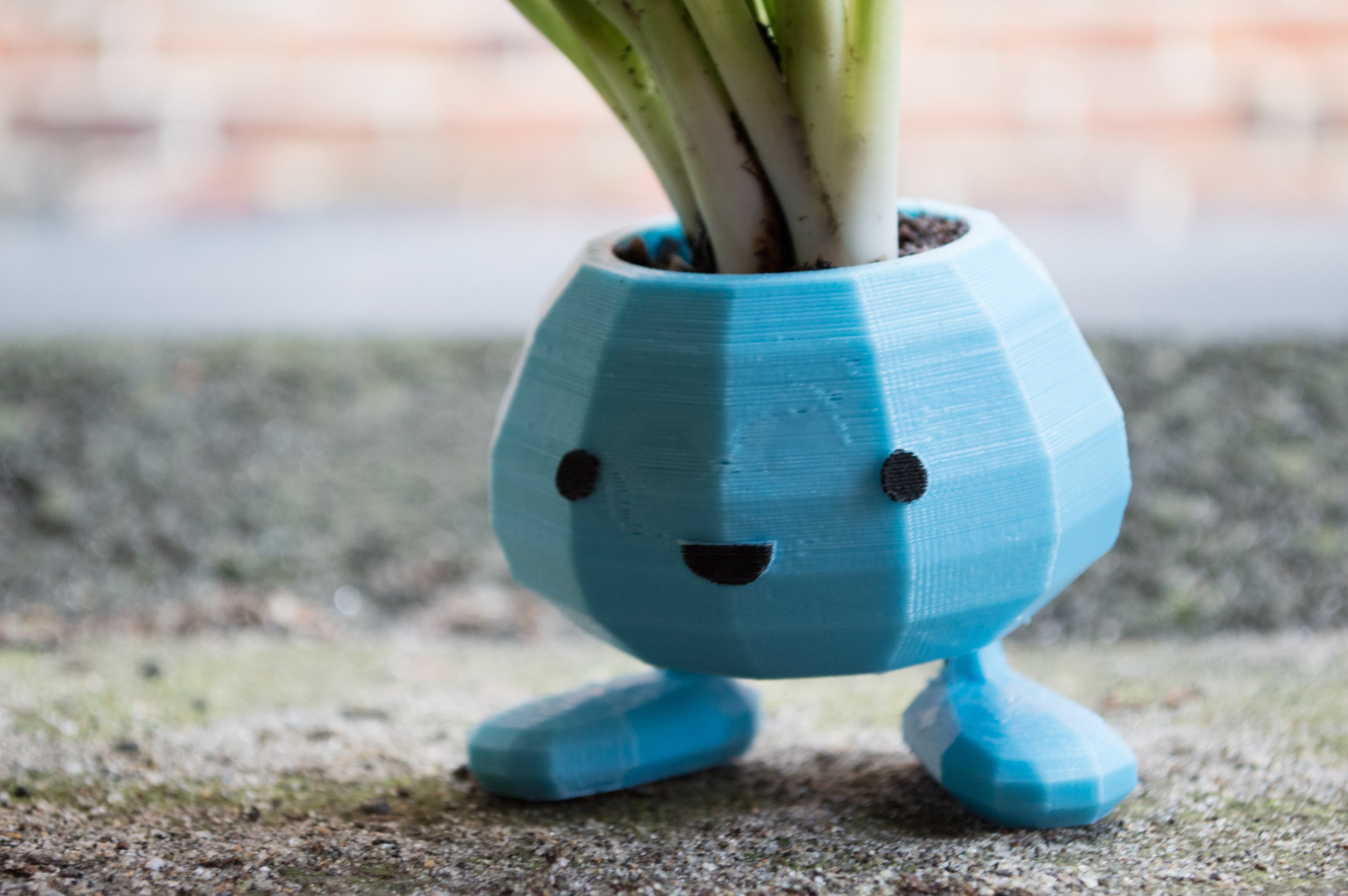 Oddish Planter with Snap Together Legs!    1112783