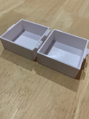 Small Box with Hinge and Snap Fit Clip | 3d print model