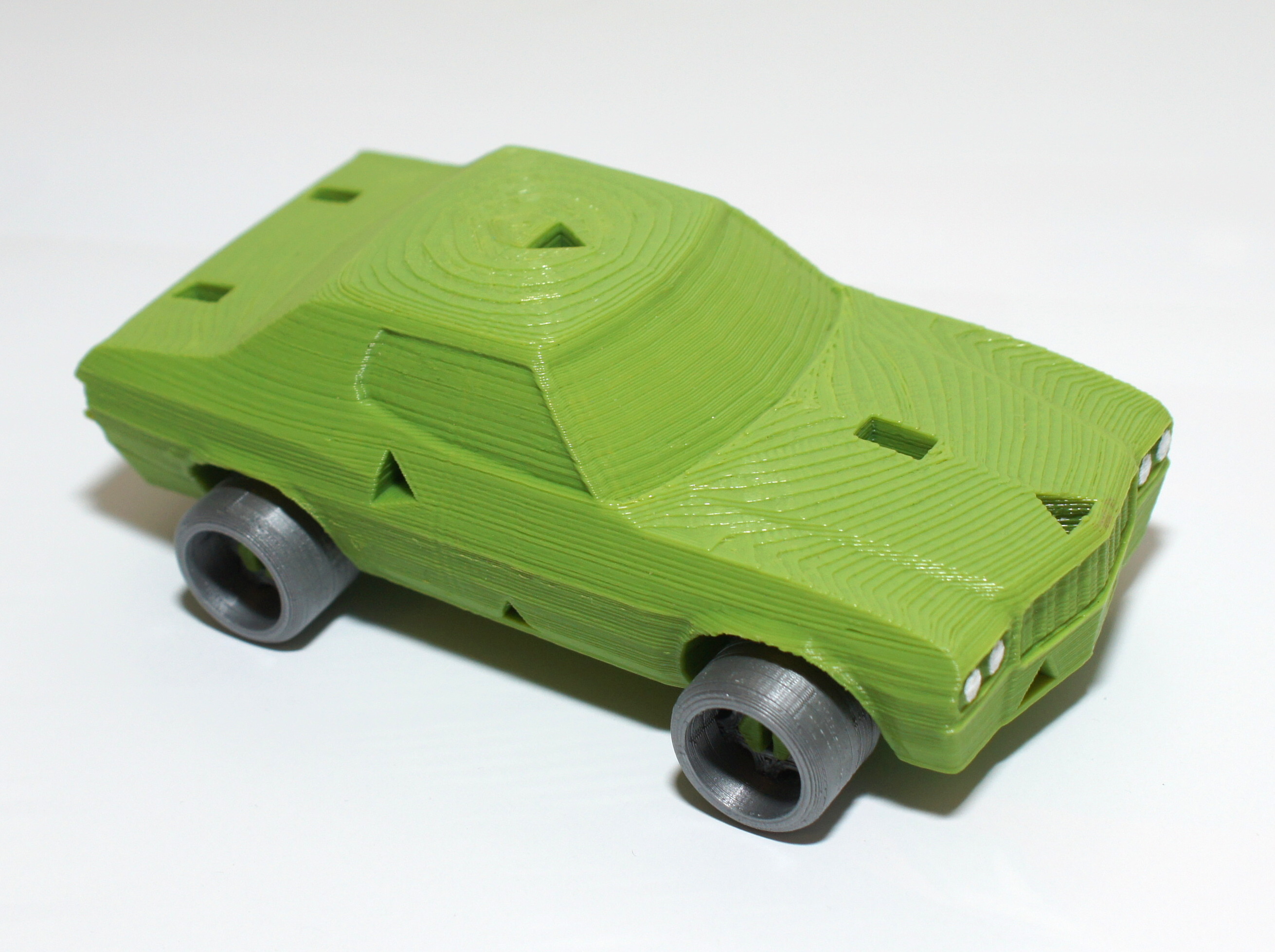 3DRacers Muscle Car With Spinning Wheels