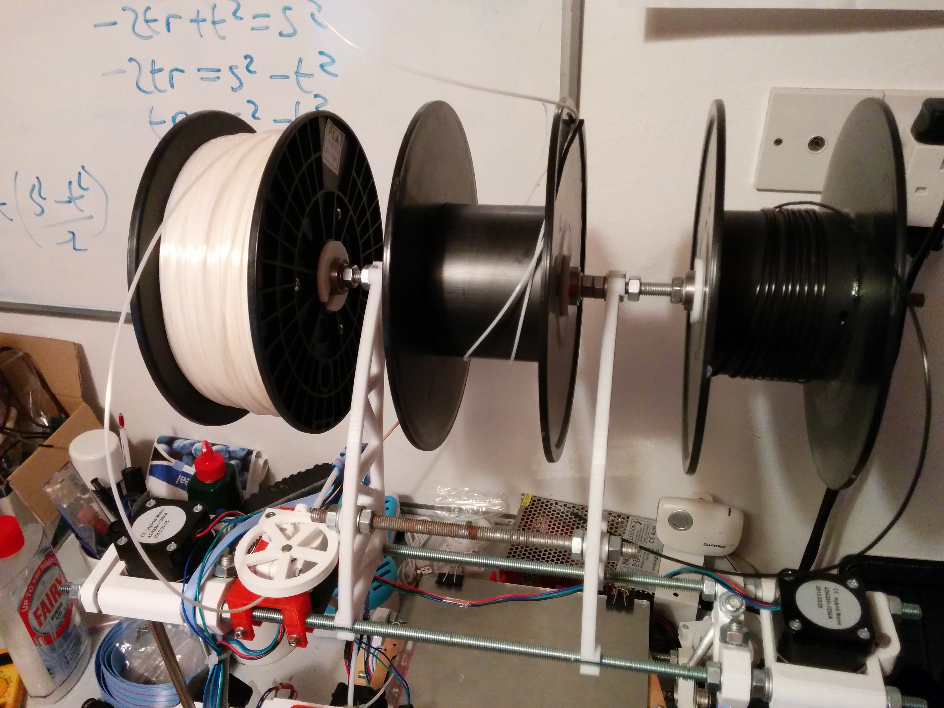 Customisable removable filament spool bearing