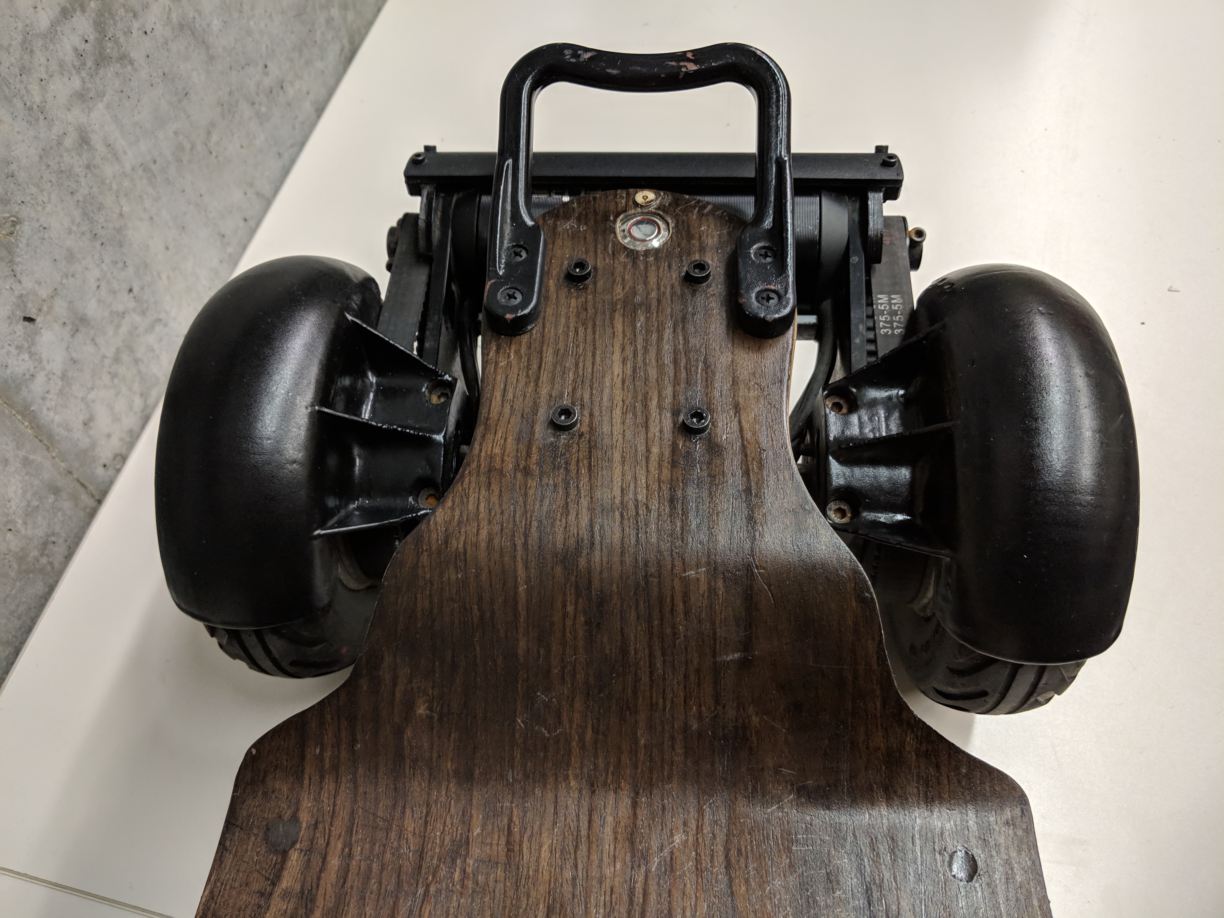 Wheel guards for electric skateboards