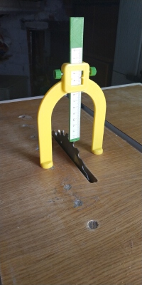 pequeño medidor para altura de discos de corte y fresado, caliper | 3d print model