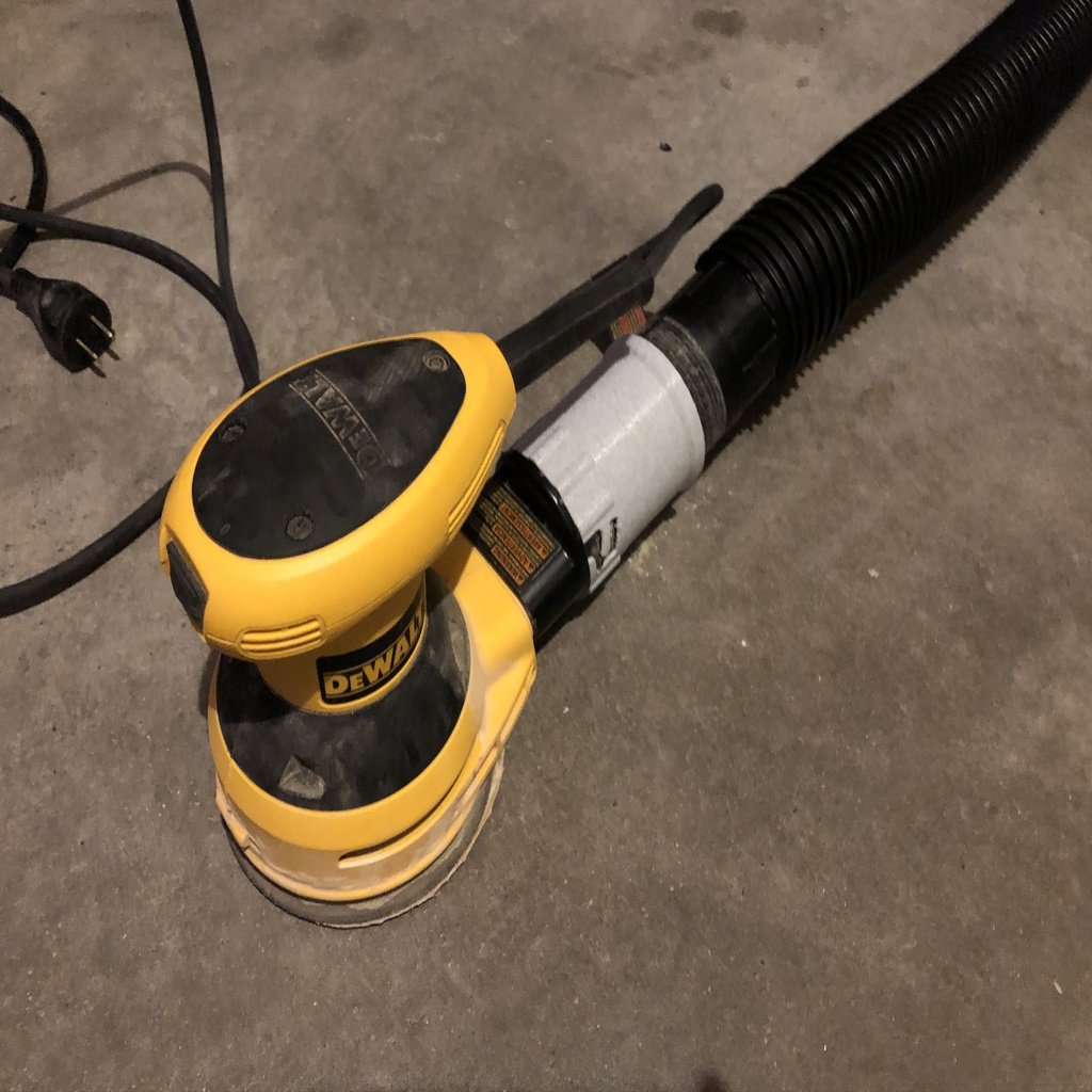 Dewalt orbital sander to Ridgid shop vac