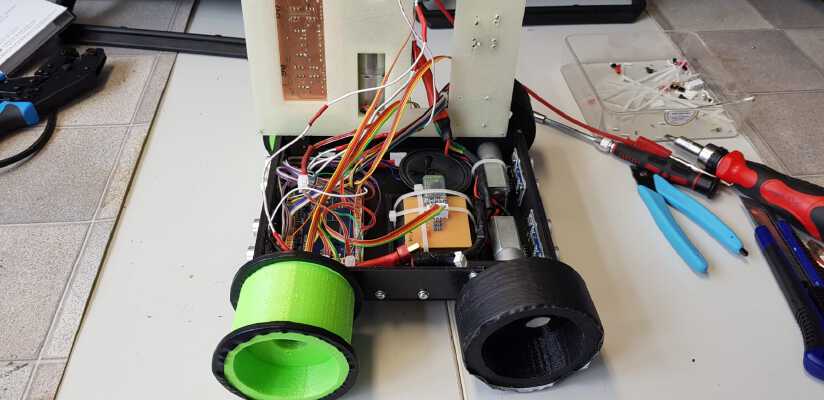 Roboter with Wheels | 3d print model