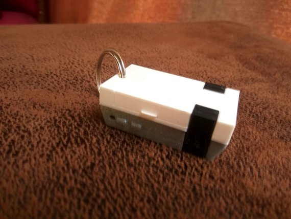 «NES» console miniature  _keychain