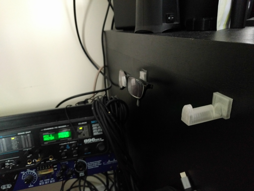 Glasses Mount