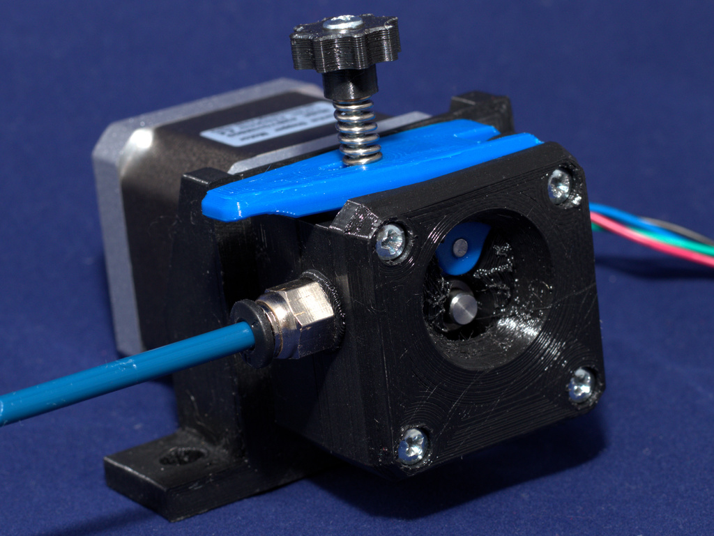 BondTech Mini Extruder with PC4-M10 fitting