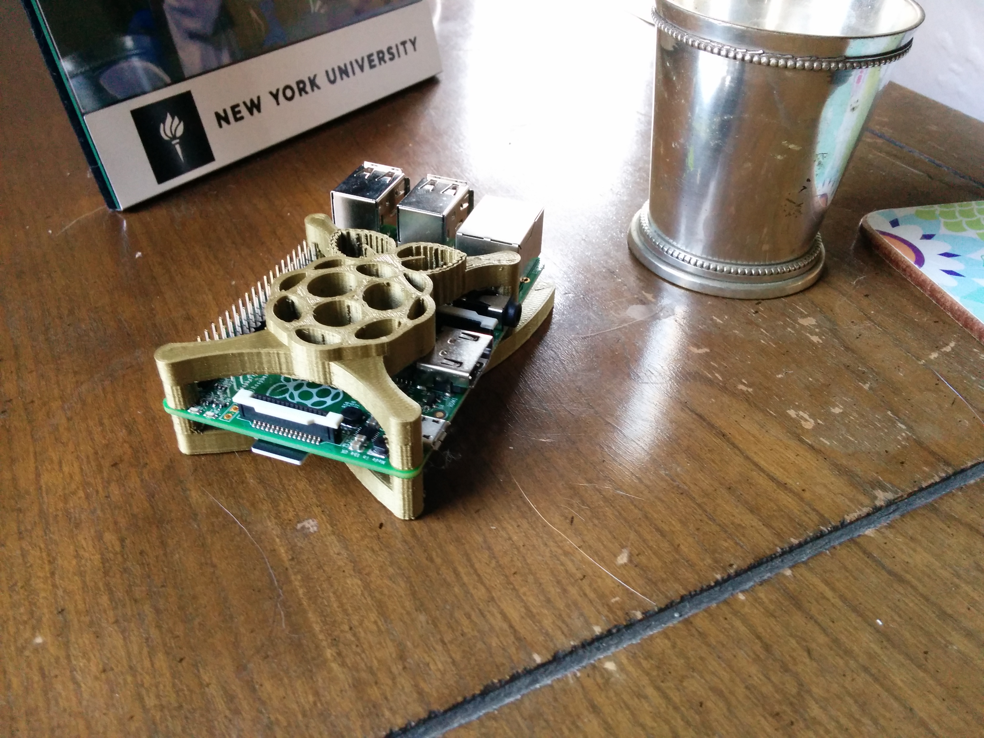 Raspberry Pi B+ Shell Case - Protect your Raspberry Pi while still showing off its devilishly good looks!