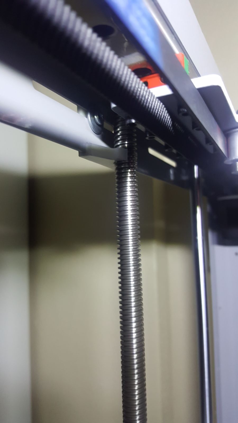 screwed shaft holder