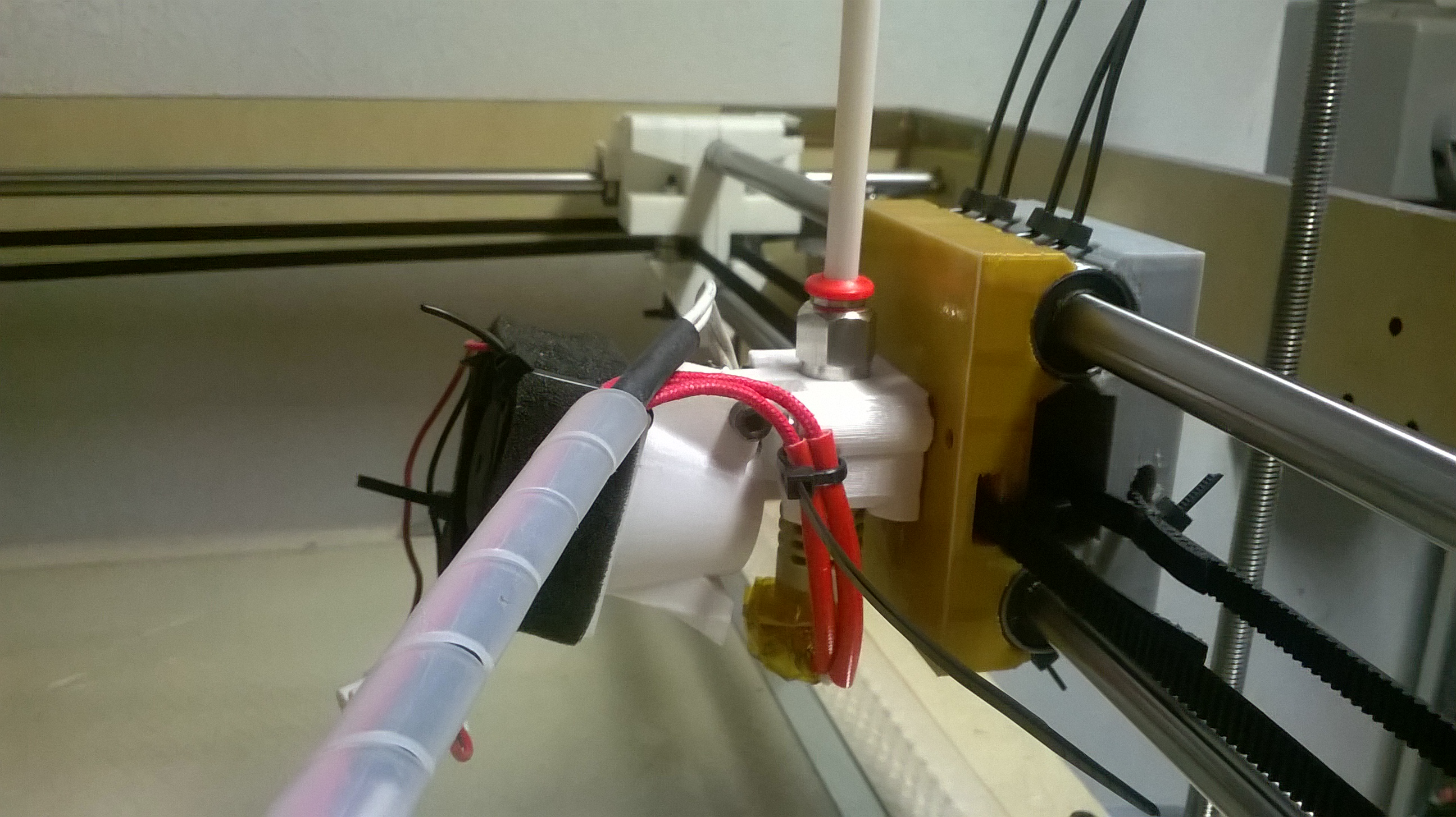 minimal J-head  bracket bowden extruder