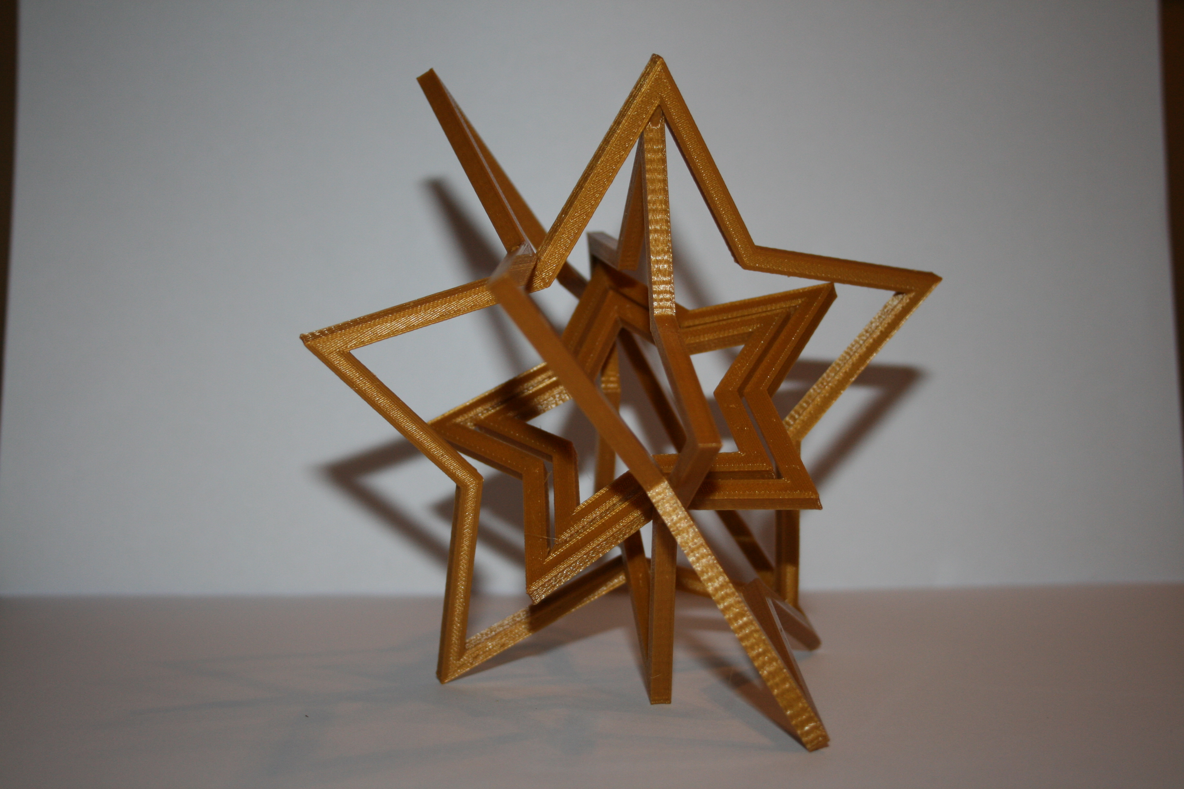 Gyroscopic star ornament