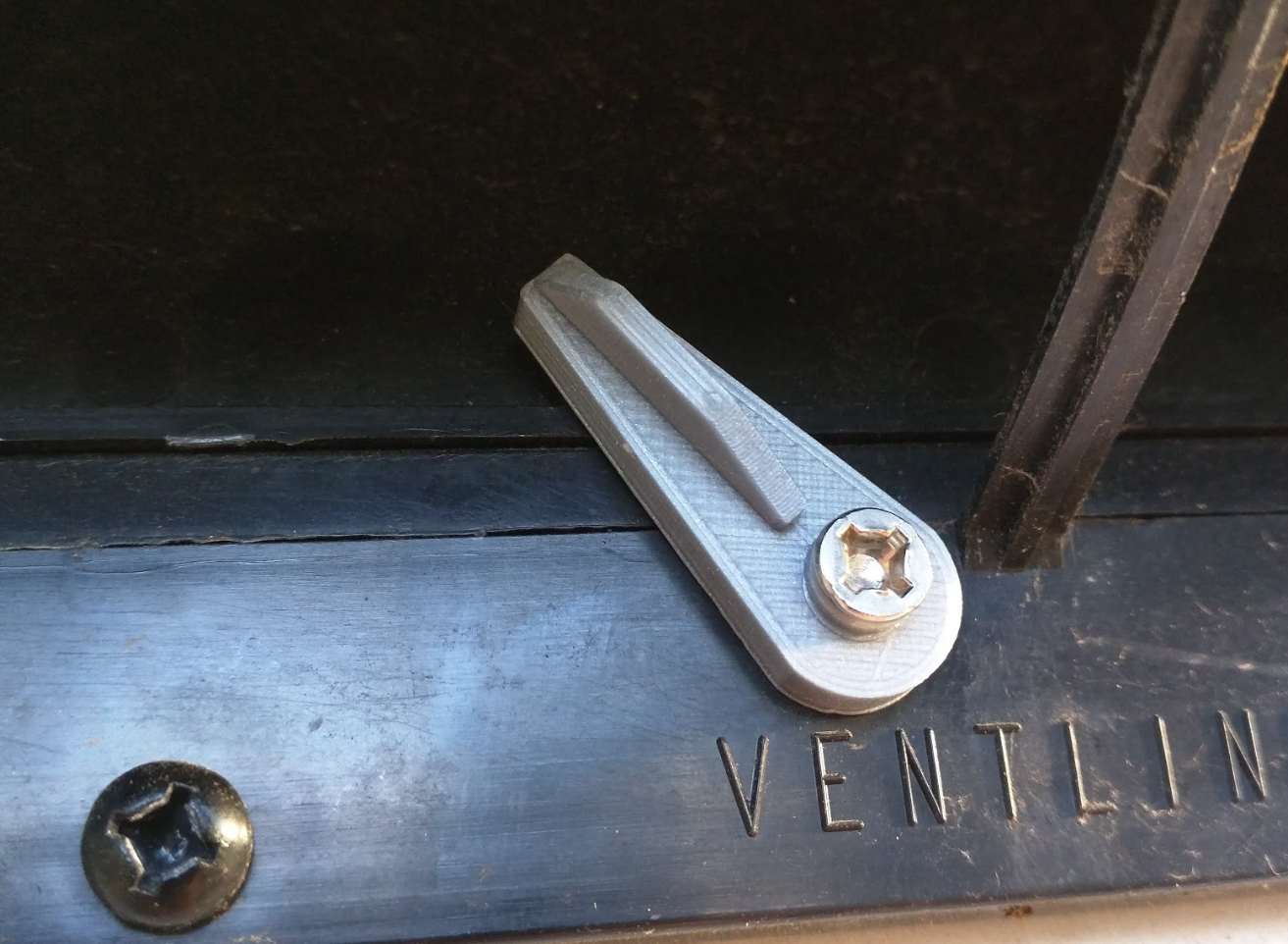Thumb Latch for small flap doors