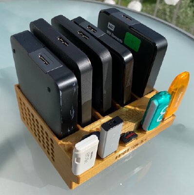 5x External Hard Drive Rack with USB Stick Organizer | 3d print model