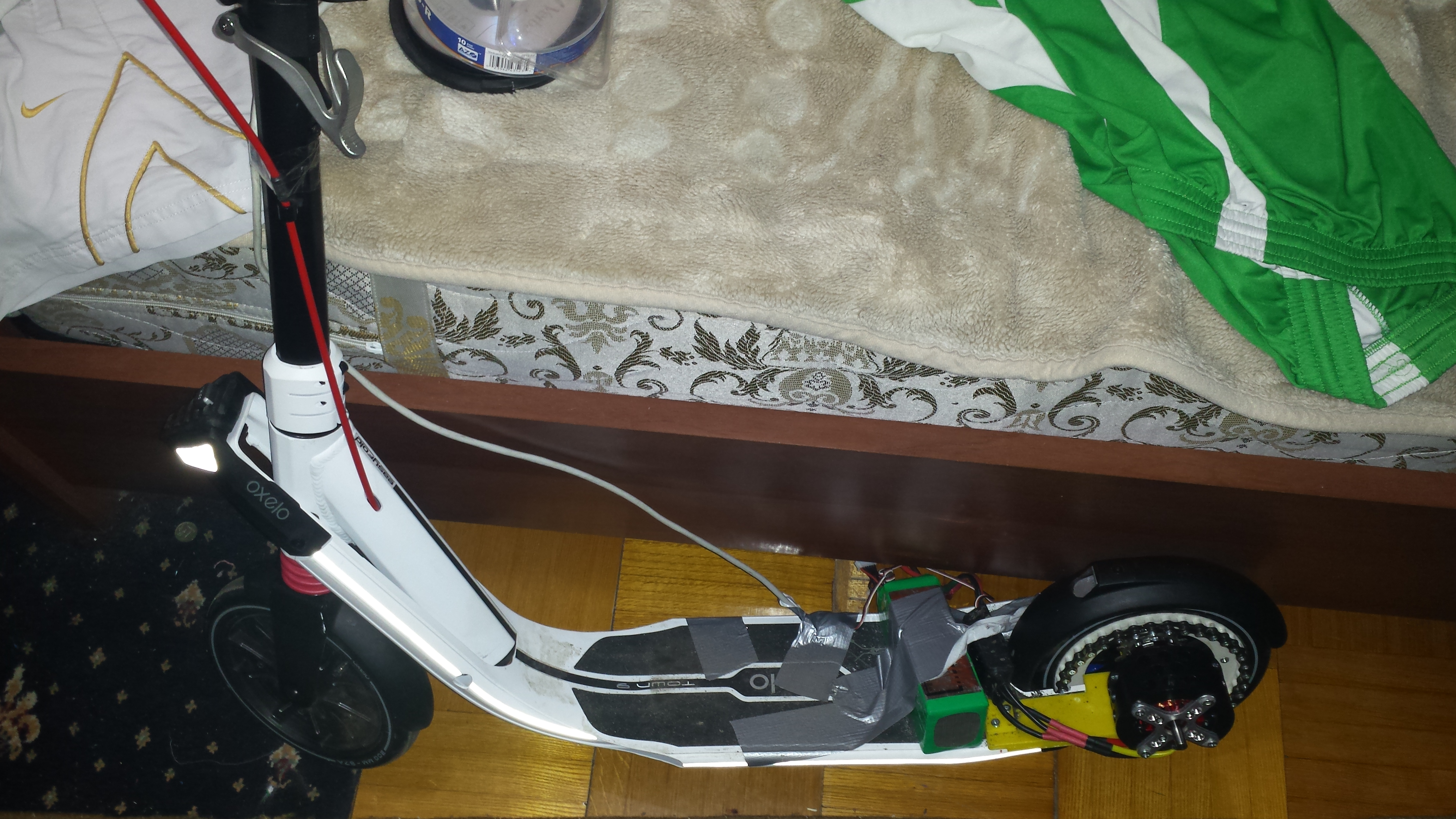 Oxello 9 electric scooter on engine C5065