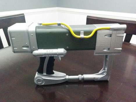 AEP7 Laser Pistol from Fallout (Support Free) | 3d print model