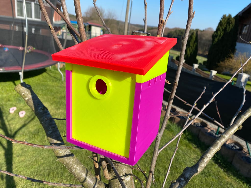 Nistkasten | Birdhouse | Nesting Box