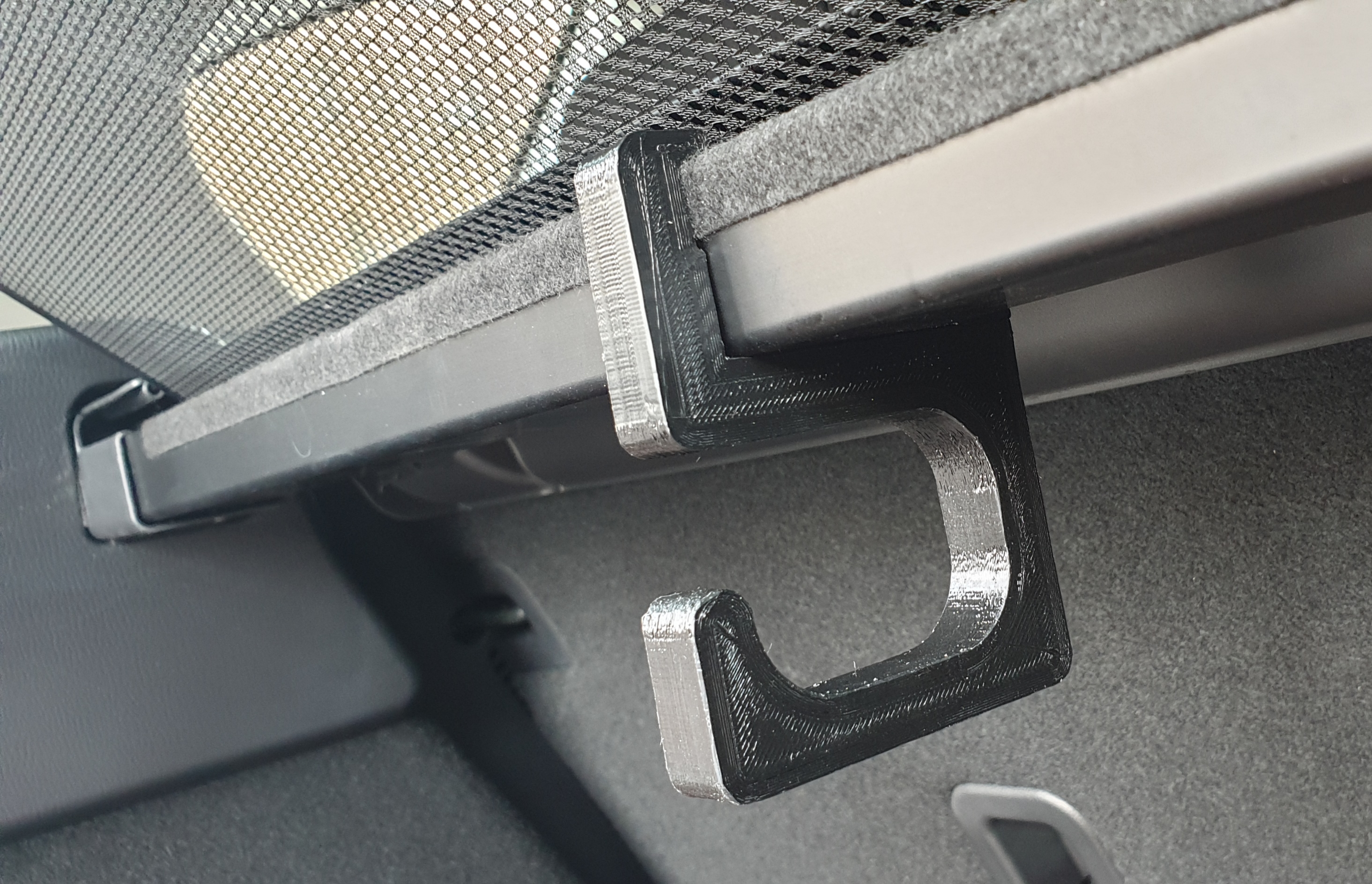 Mazda CX5 (2018) baggage hook