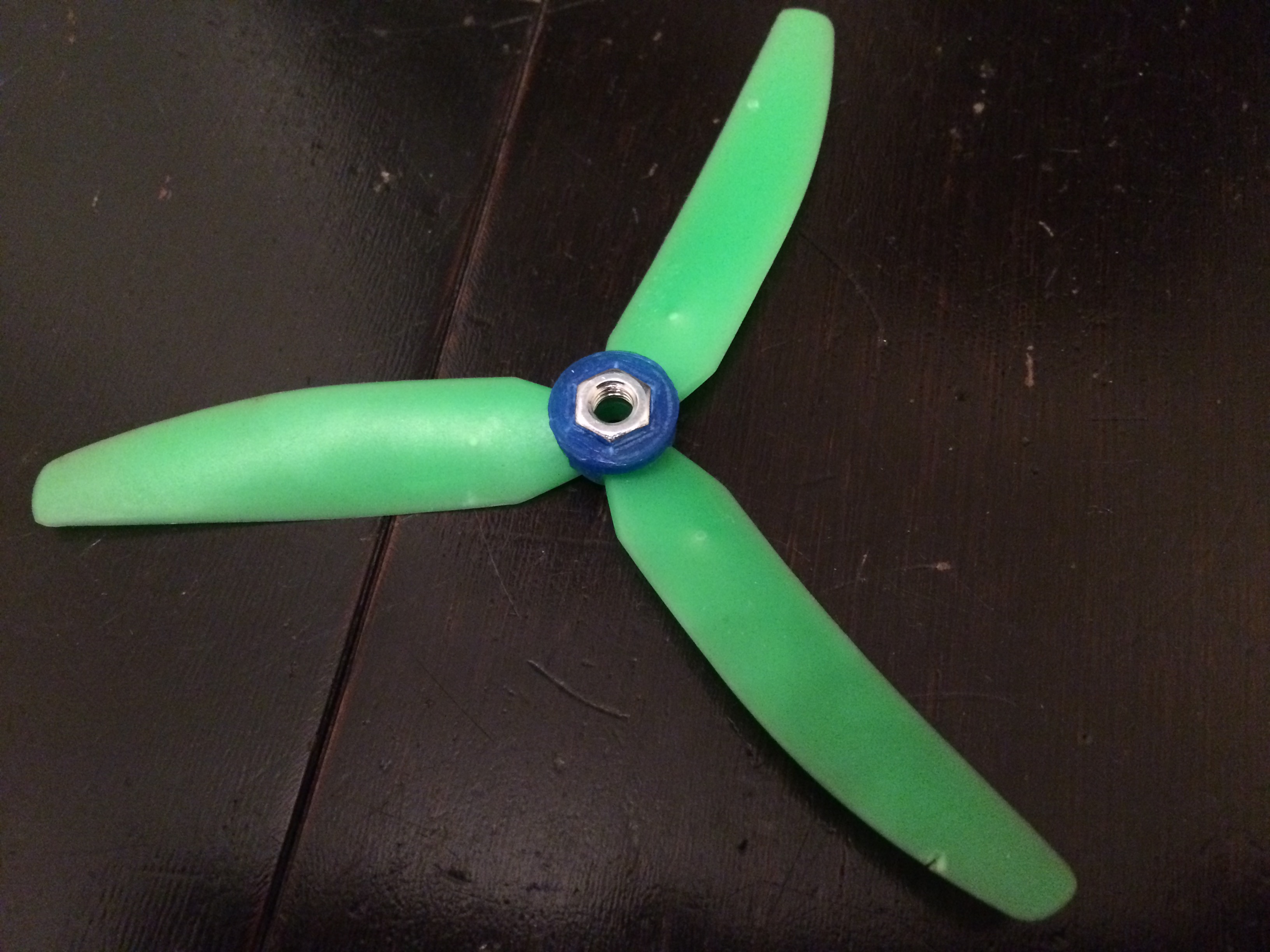 Propeller Screw Holder