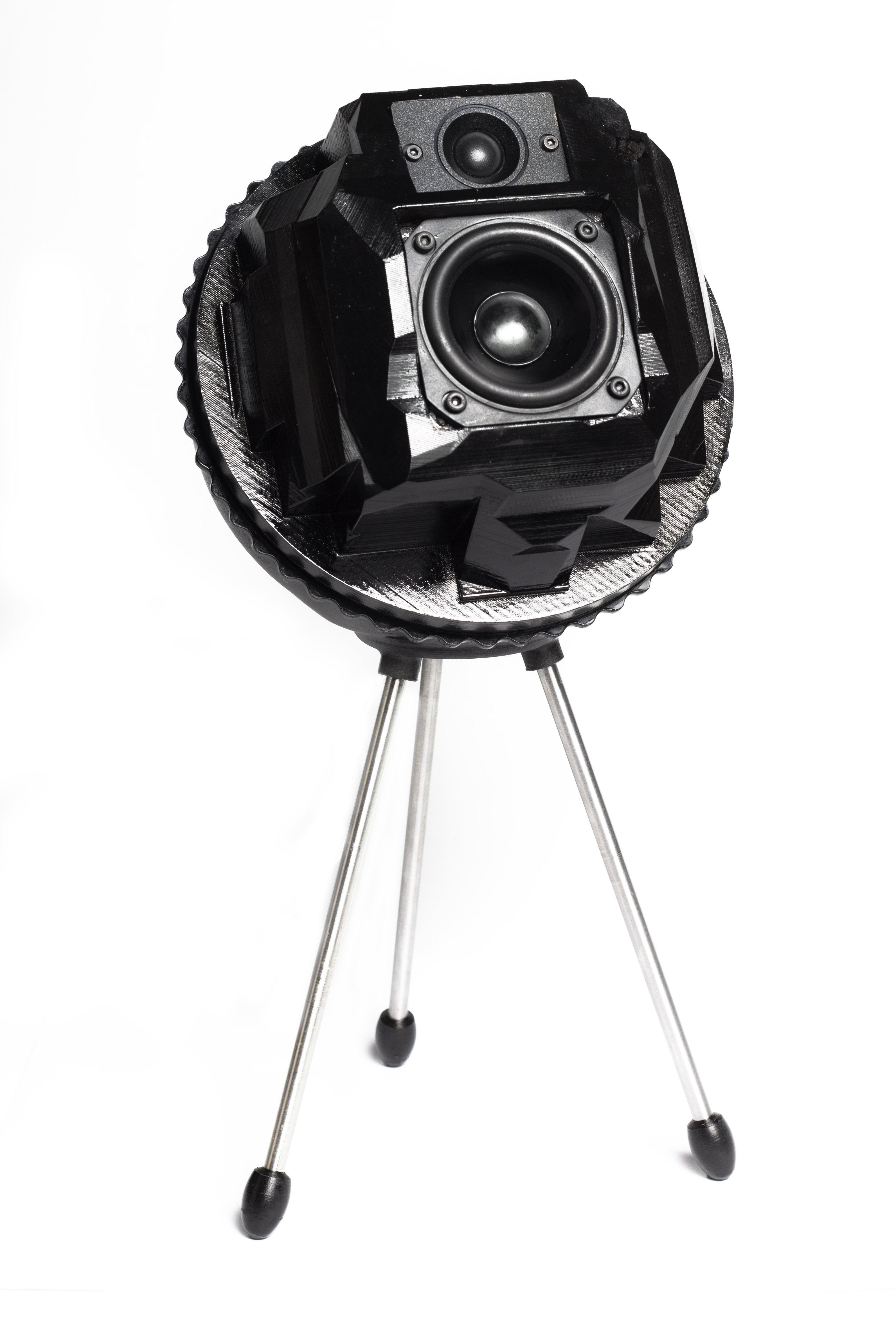 B&O creative edge speaker