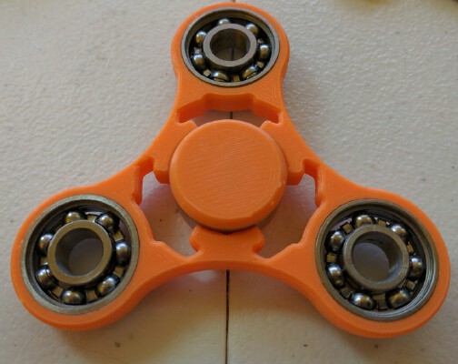 Trifecta Center Float Spinner | 3d print model