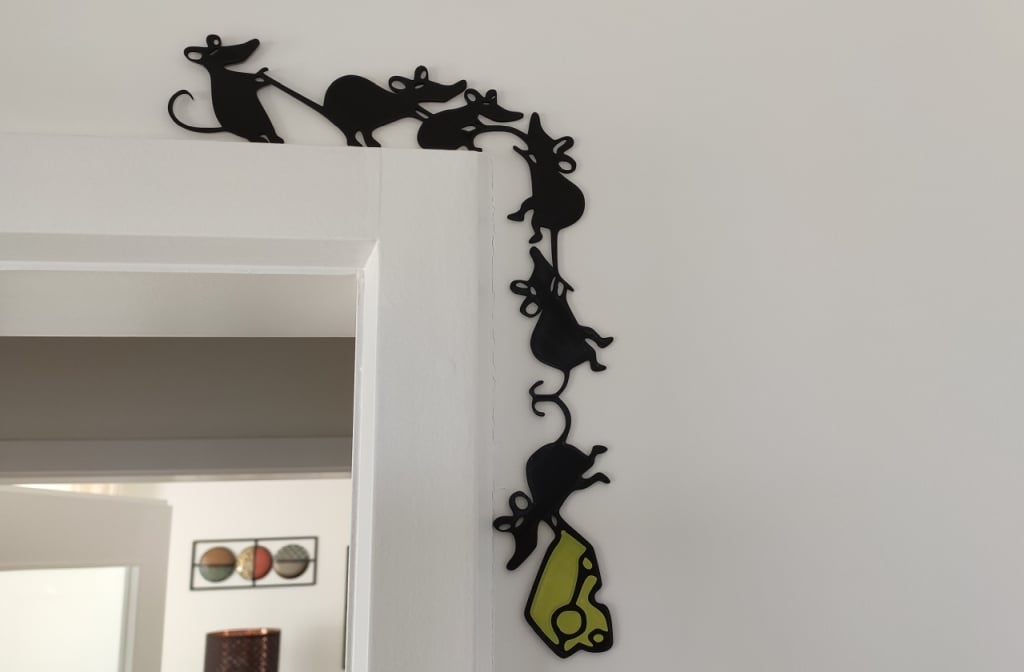Mice and cheese decor, colour change at layer