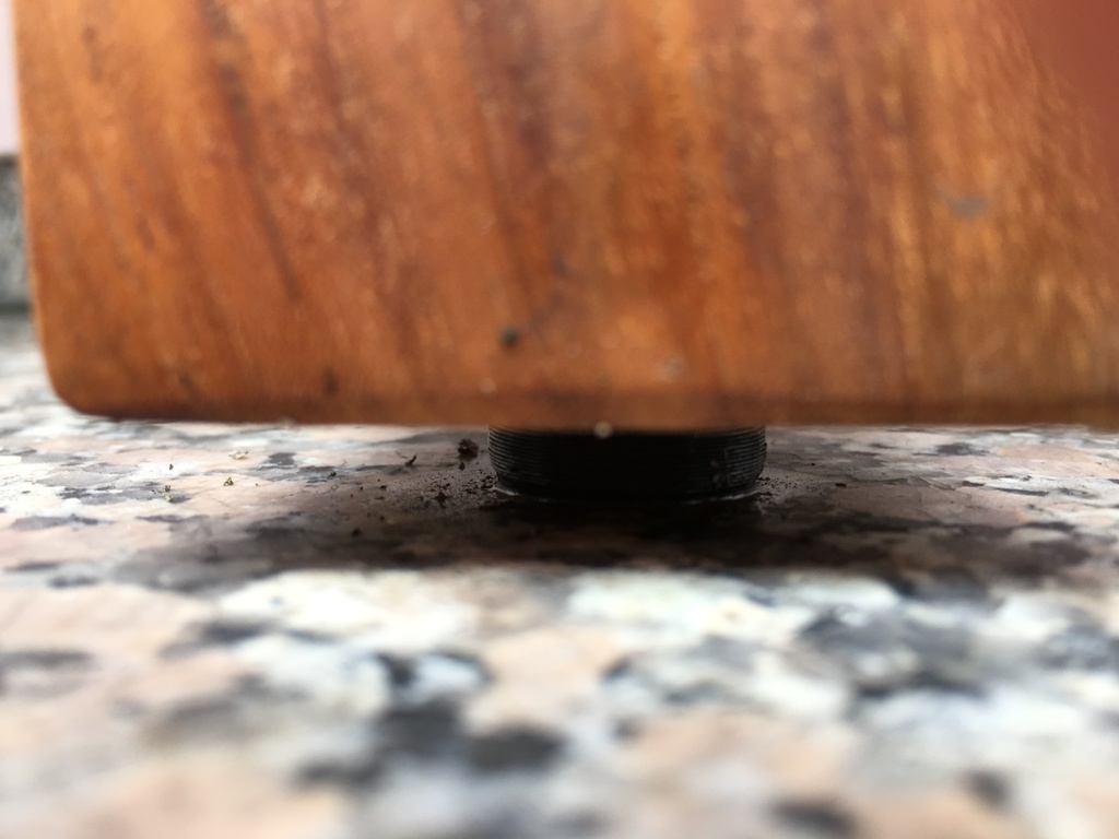 Table leg stabiliser
