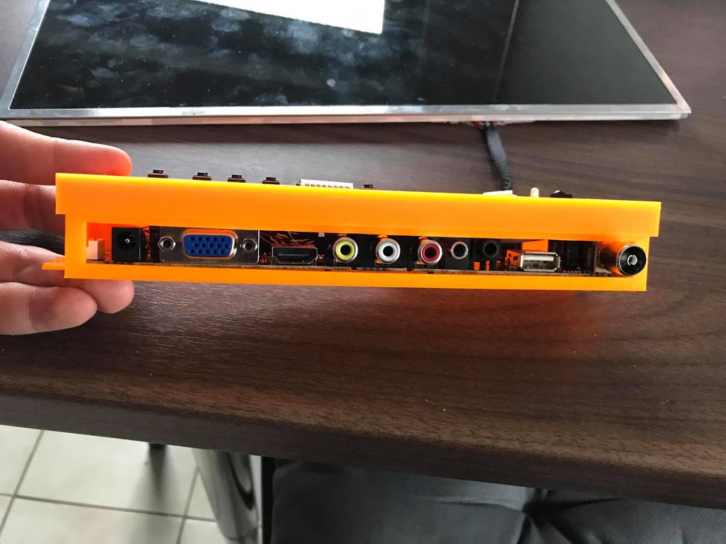 [DIY] Monitor Steuerungs Kasten  für alte Laptop Screens