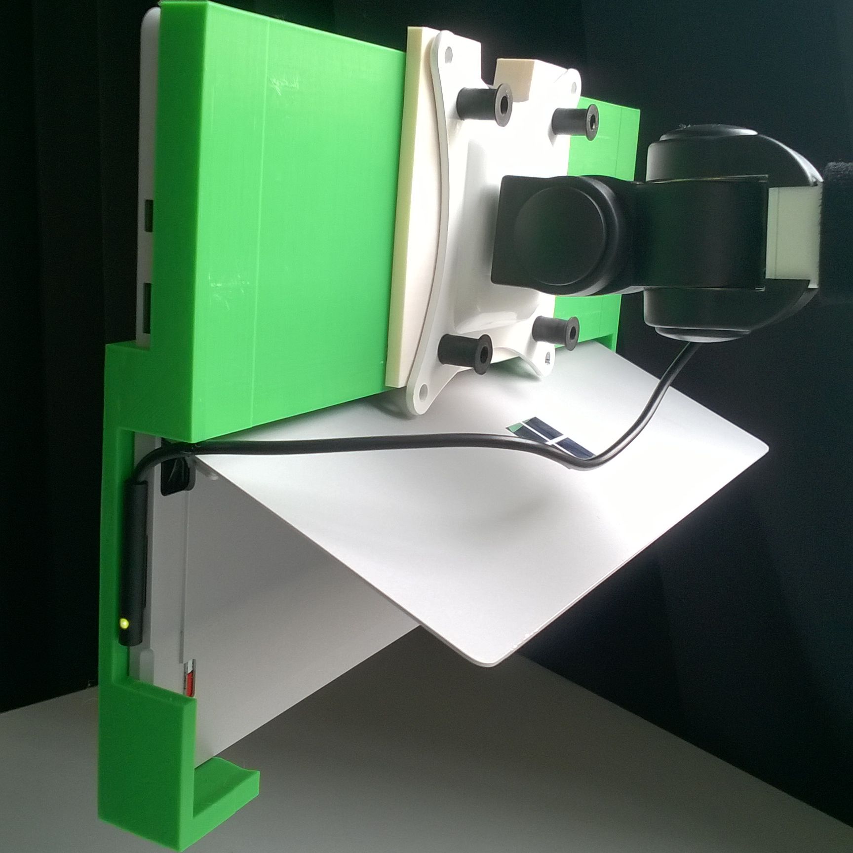 Surface Pro 4 VESA 75x75 Mount