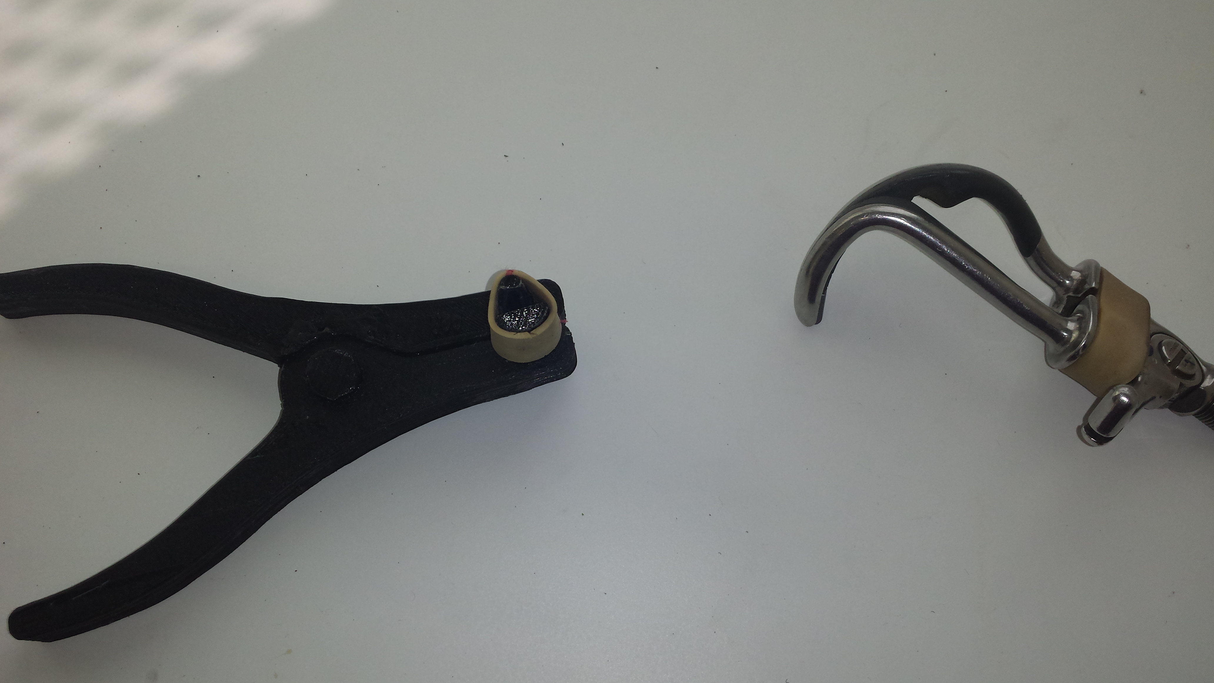 Hook tension band applier
