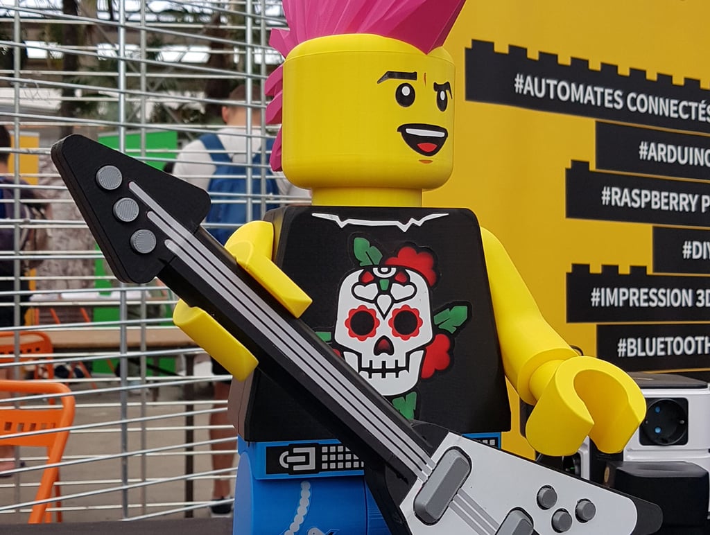 Giant Lego Minifigure : Ponko Punk Rocker