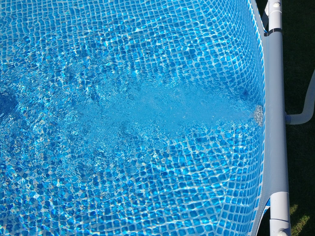 Intex angled water jet nozzle