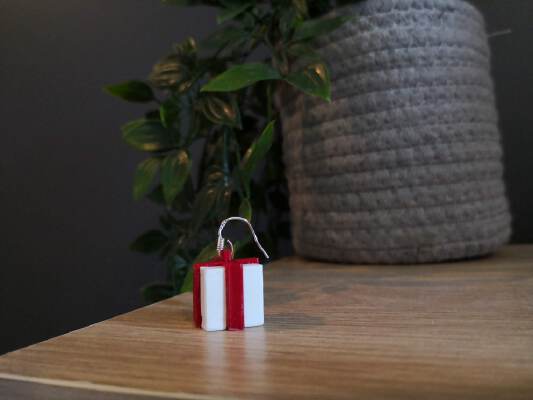 Christmas Present Earring | 3d print model