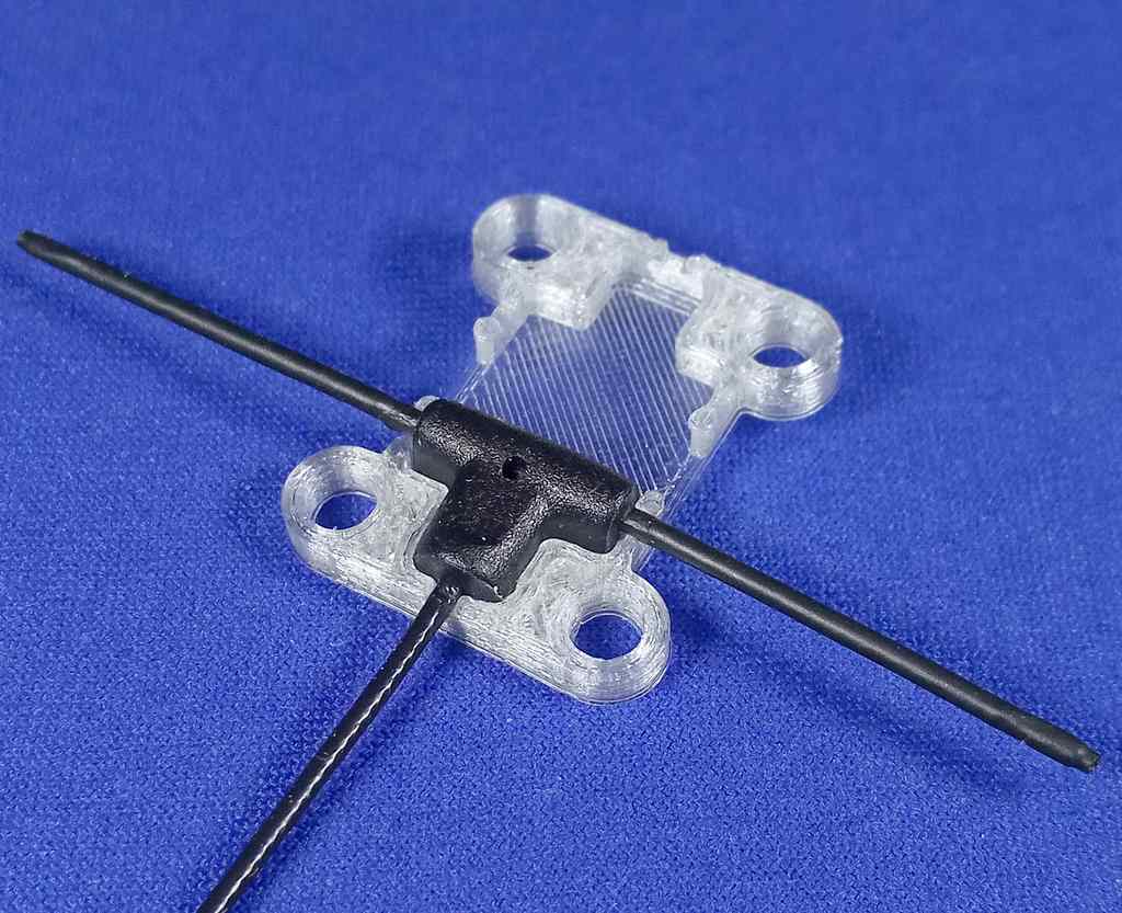 TinyTrainer Tracer antenna mount