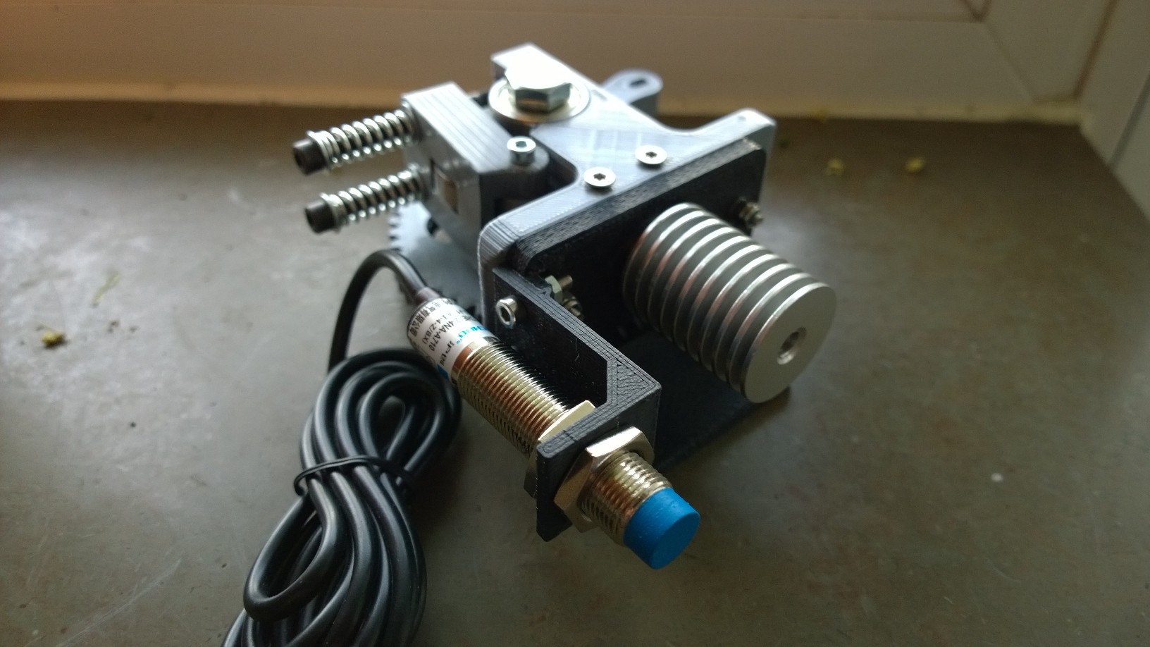 Prusa i3 Wade adapter w_ mount for inductive sensor