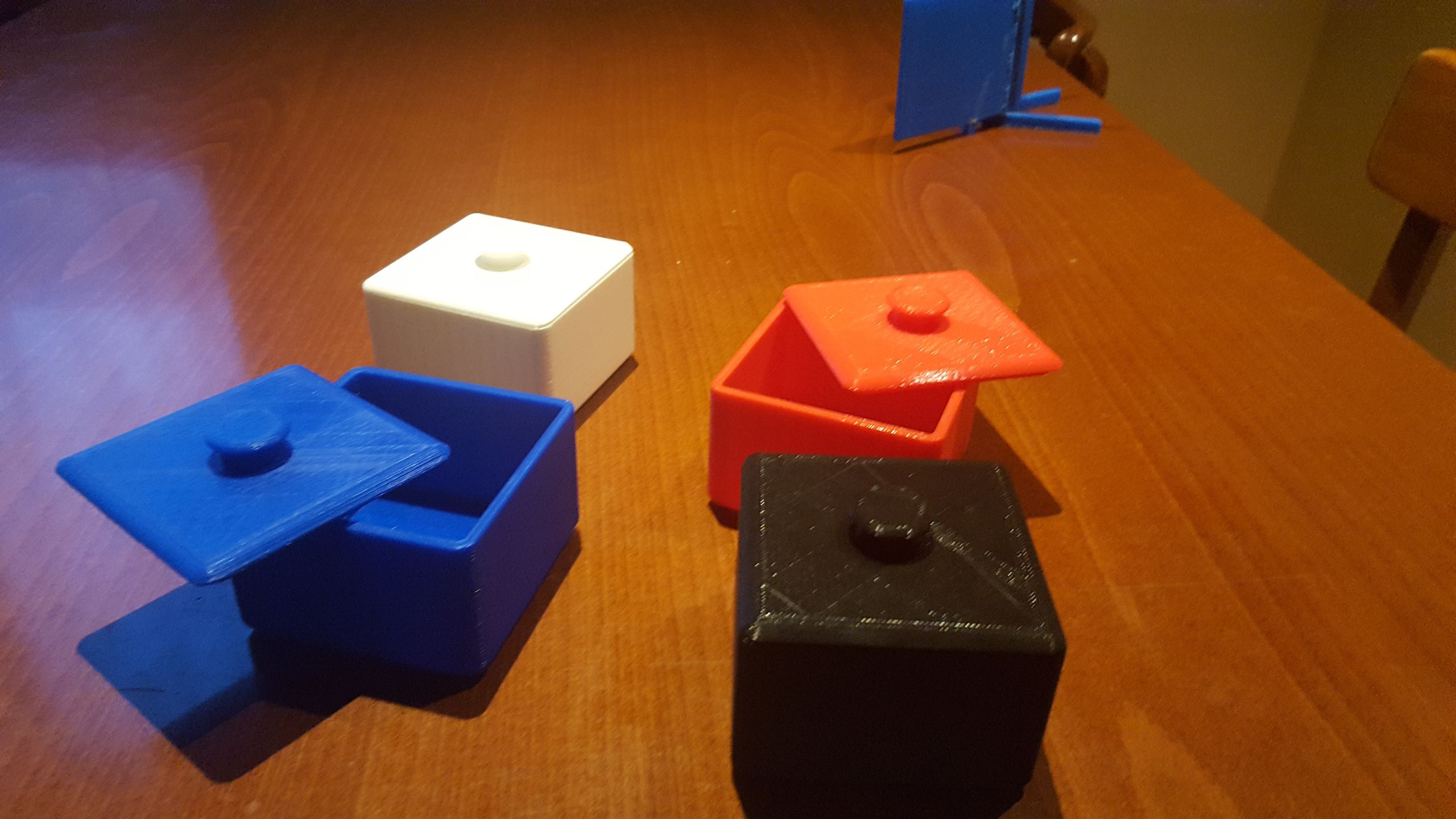Simple square box with cover