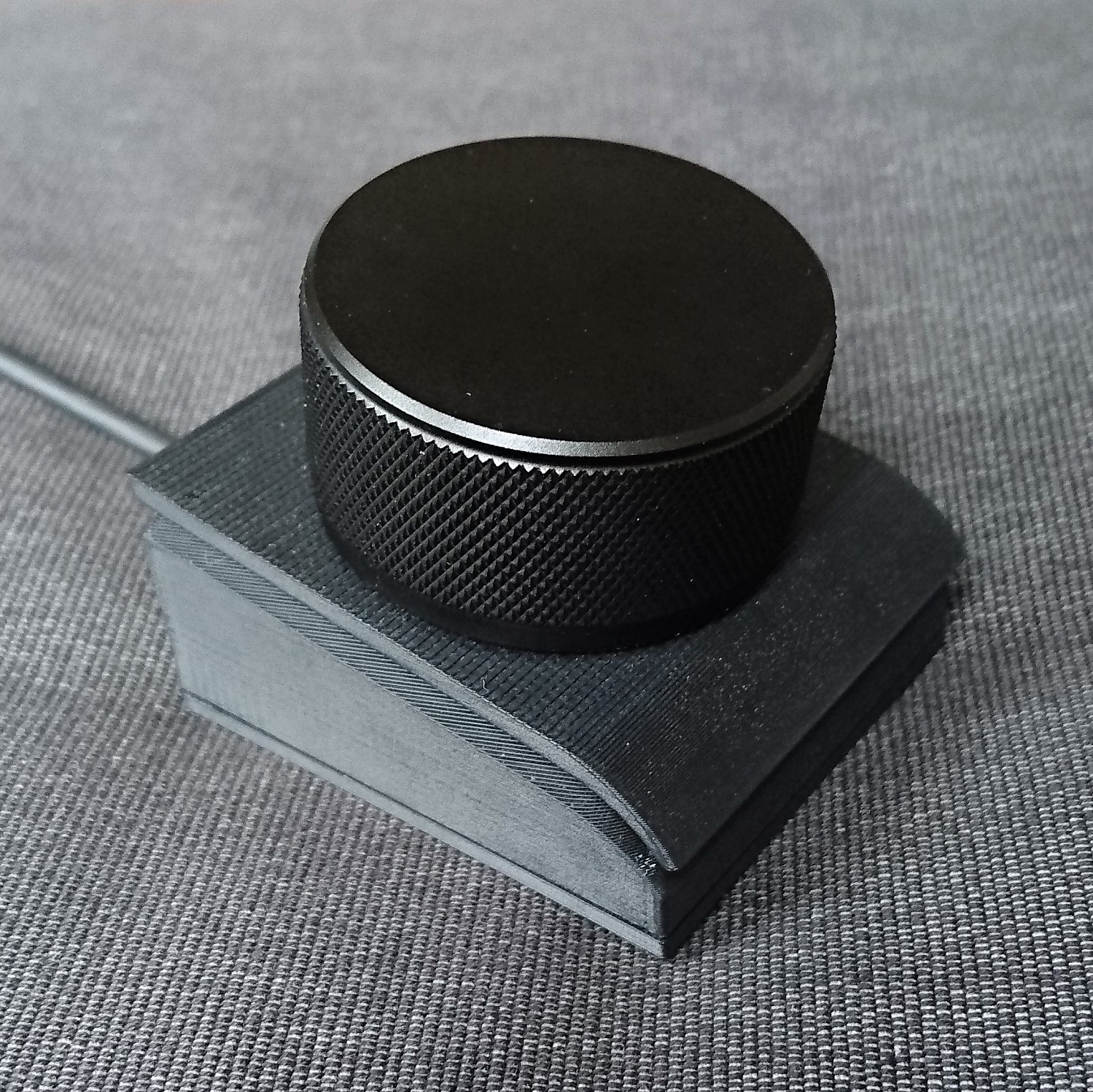 Housing for USB volume knob