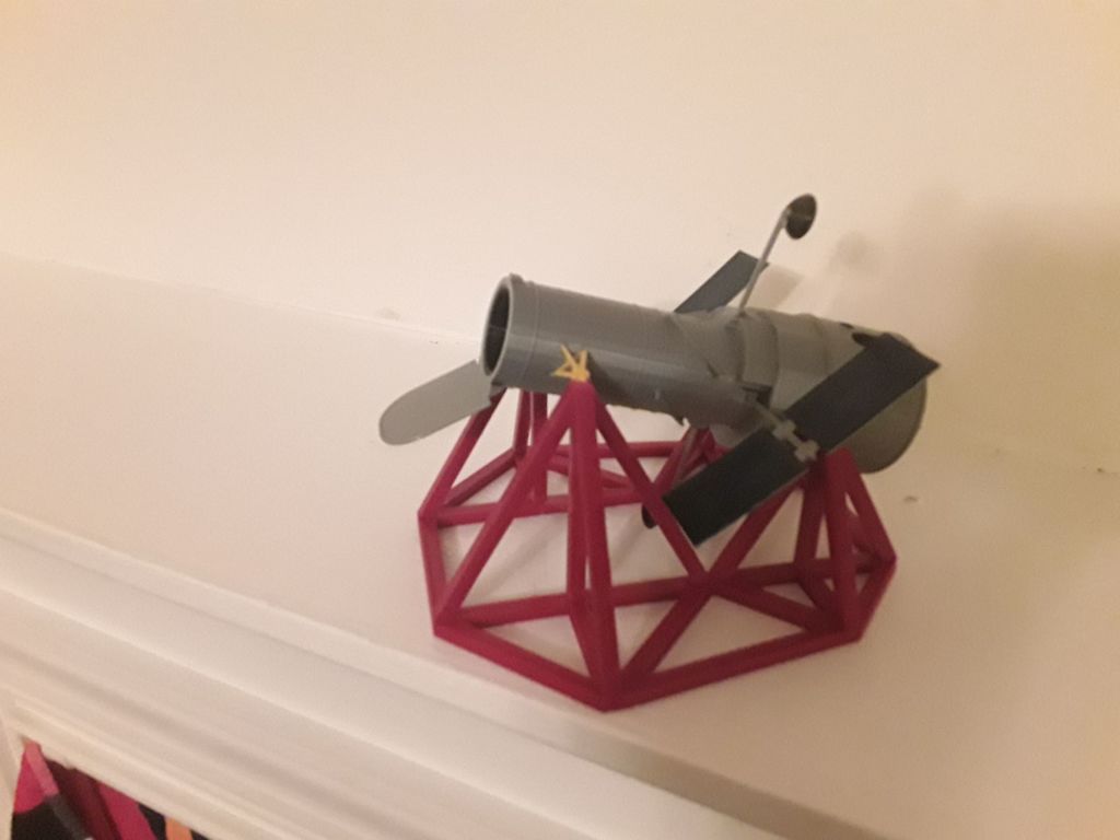 Hubble Space Telescope - 1:100