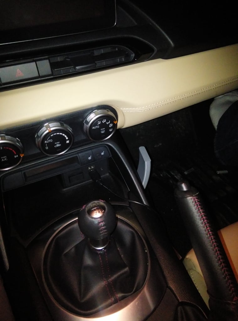 2016 Mazda Miata MX-5 Cupholder plug
